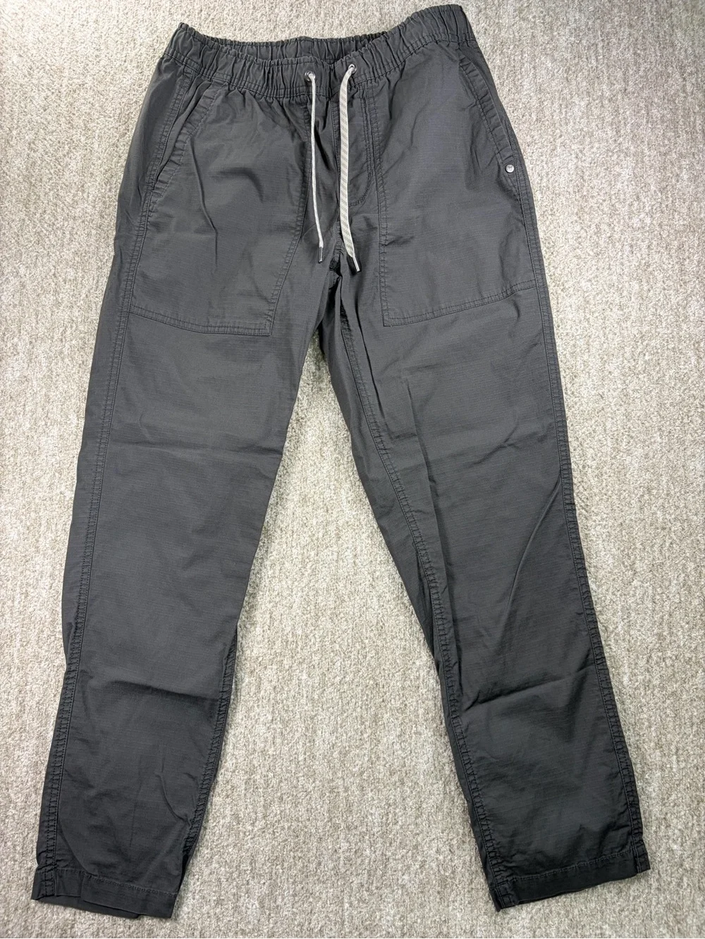 Vuori Men's Charcoal Gray Drawstring Joggers